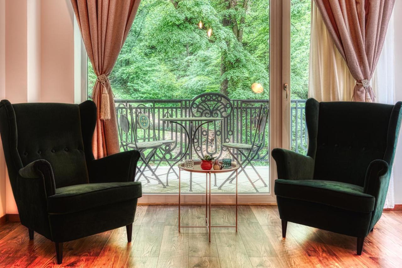 Nature Apartment - Minutes Away From The Old Town And Afi Mall Brașov Exterior foto