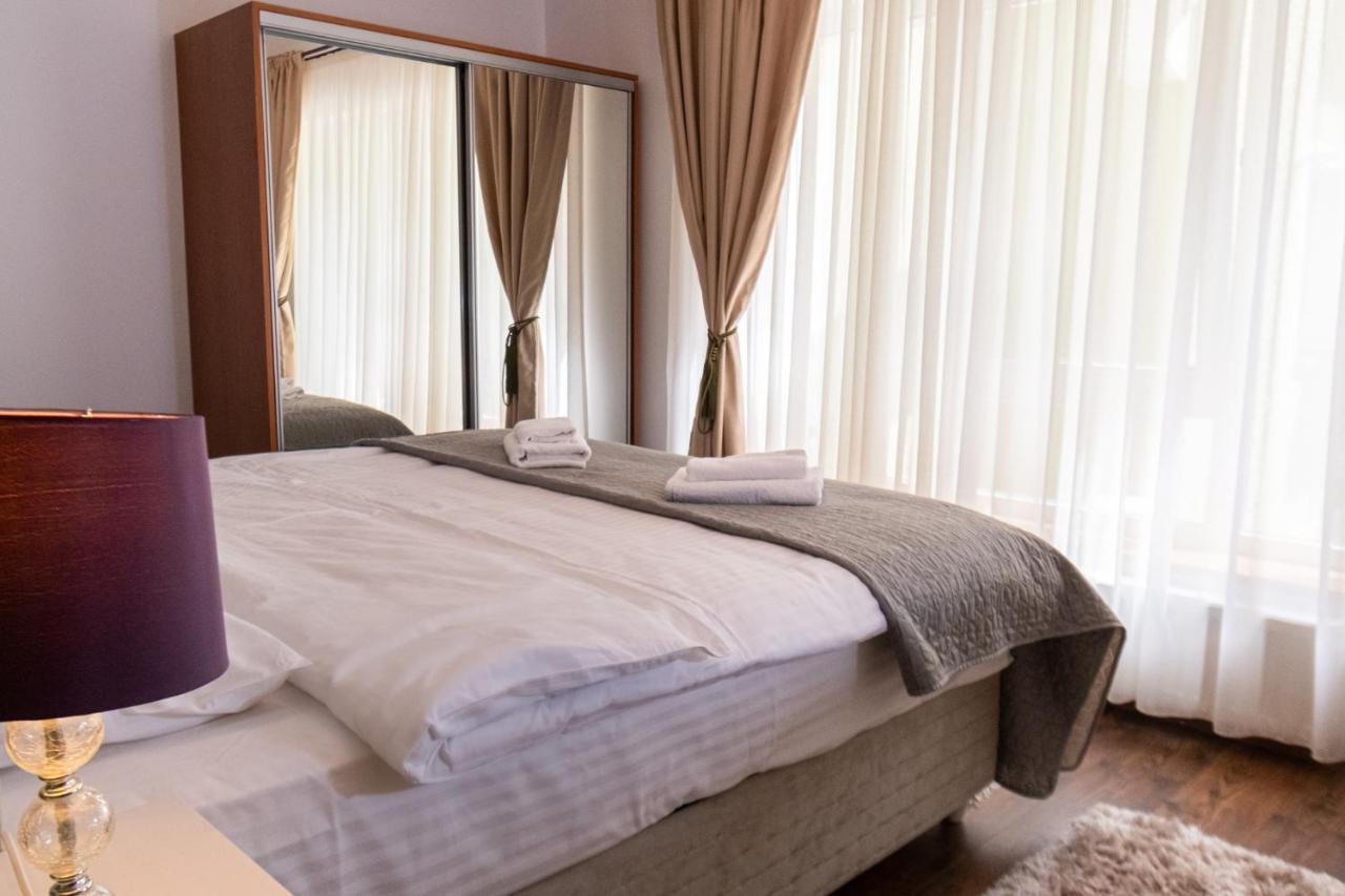 Nature Apartment - Minutes Away From The Old Town And Afi Mall Brașov Exterior foto