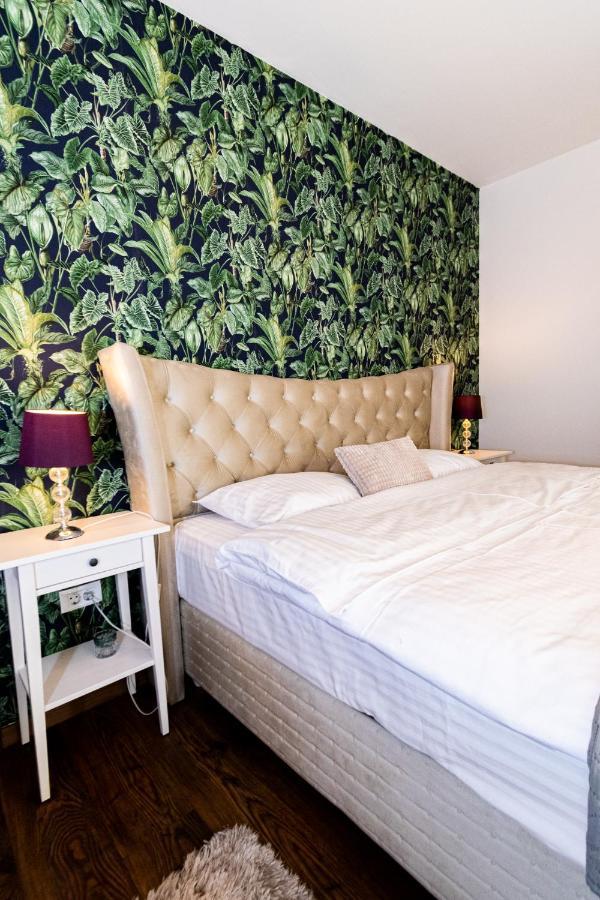 Nature Apartment - Minutes Away From The Old Town And Afi Mall Brașov Exterior foto