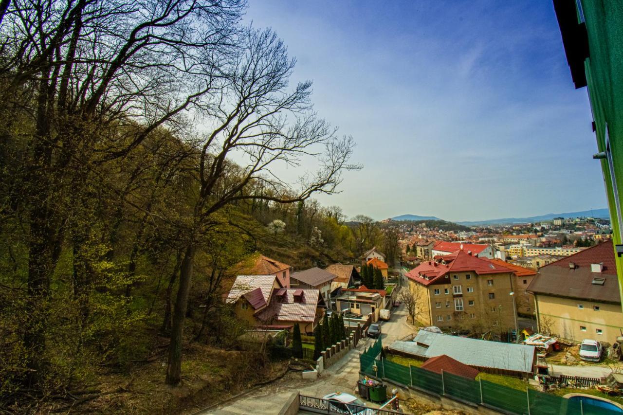 Nature Apartment - Minutes Away From The Old Town And Afi Mall Brașov Exterior foto